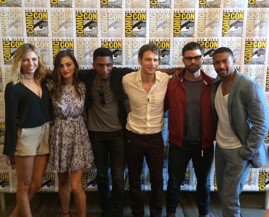 rwbycolucci's tweet photo. family is power 💛 #TVDSCC #TOSDCC https://t.co/37GHBfamYS