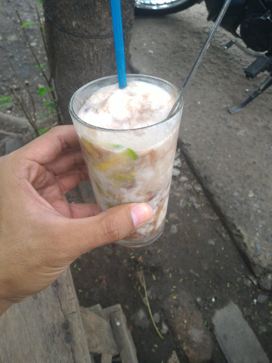 SudartaWawan's tweet photo. Solo ada es kacang dimana ya ?? #kulinersolo https://t.co/JAz9s77QAN