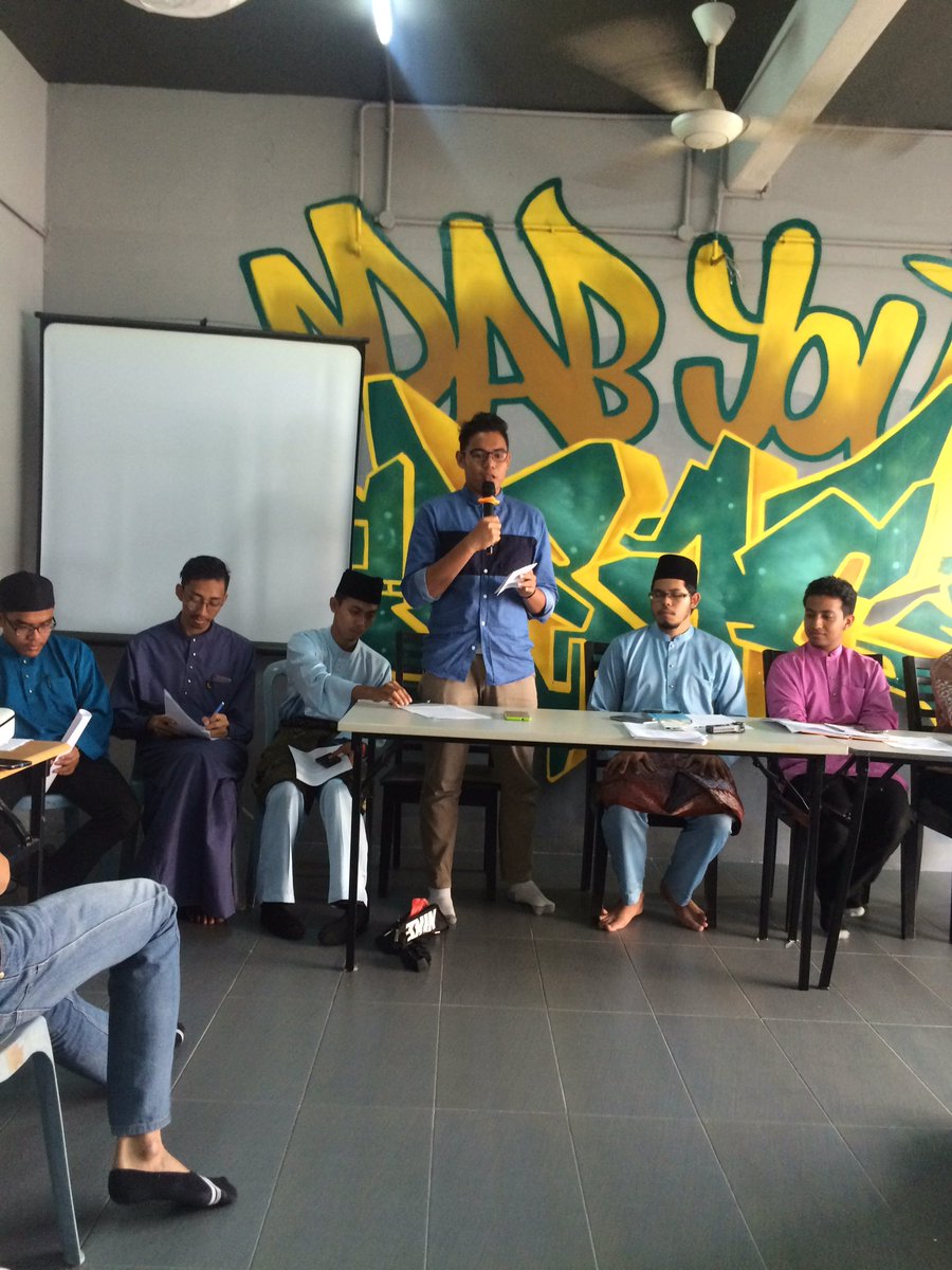 FahmiHUi's tweet photo. Tahniah Afiq Omaruddin atas lantikan sebagai Pengerusi Perhubungan PEPIAS Bangi 16/17. Tahniah @pmgs2016 ! #PMGS15 https://t.co/DFpUoBVYEG