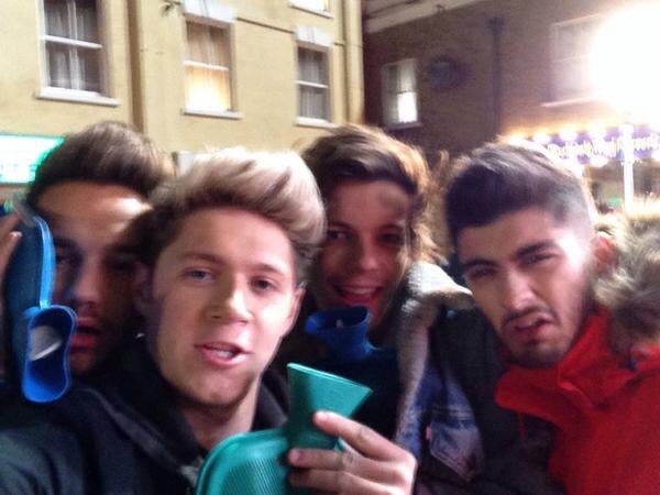 1DAllUpdatesxx's tweet photo. 2 years of this pic

ONE DIRECTION TALENT https://t.co/To9QrwbIpG