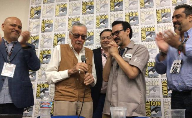 El_Universal_Mx's tweet photo. Stan Lee visitará México; creador del universo Marvel estará en Querétaro  https://t.co/7wMxj7KKDp https://t.co/8dVLzUdWQG