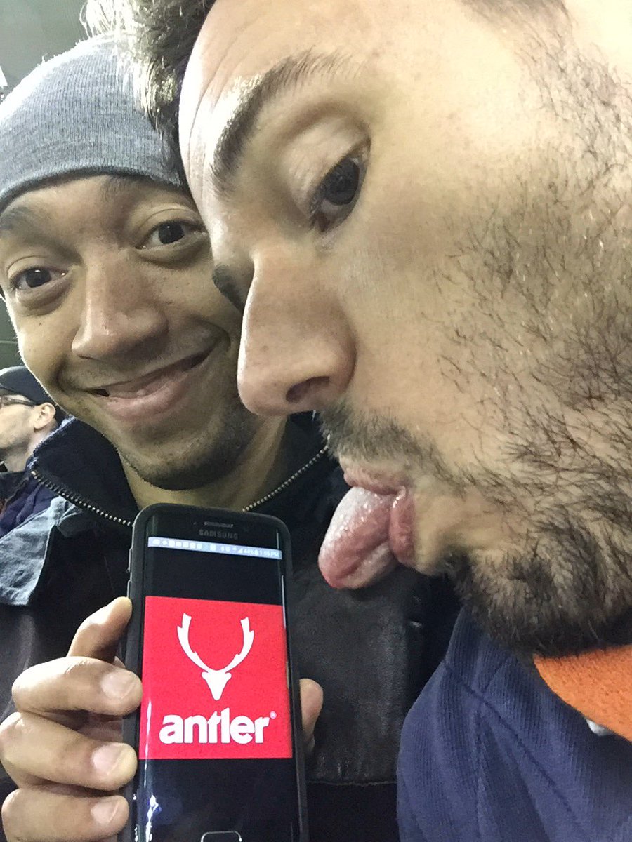 smith_timuk's tweet photo. #antlerblimp #antlerwin #weneedthefreebie #antlersuitcase https://t.co/apFR1lVcD7