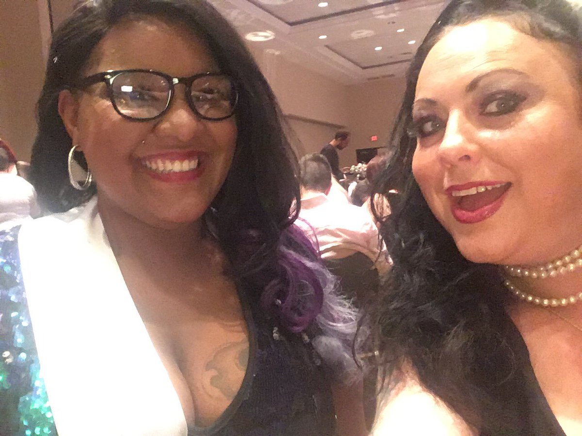 BBWCalistaRoxxx's tweet photo. @BBWCON @BiggieAwards #vegas #bbwcon2016 @CinnaMaxx @CalistaRoxxx https://t.co/kHAXEpv3qg