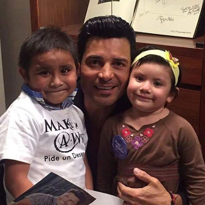 KarlaArrecis's tweet photo. Hermosa foto! Ternura a mil! @CHAYANNEMUSIC @25JunioDiaMC @MUJERCHAYANNERA #25dejuniodiadelamujerchayannera https://t.co/rQqRBLrDE3
