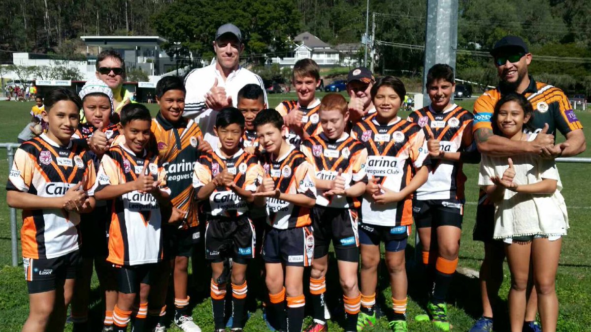 Redheadedboys's tweet photo. @NRLFootyShow "That's Gold" Carina U12 Prems find Brad Thorn before their game today https://t.co/VjuZsj6QT6