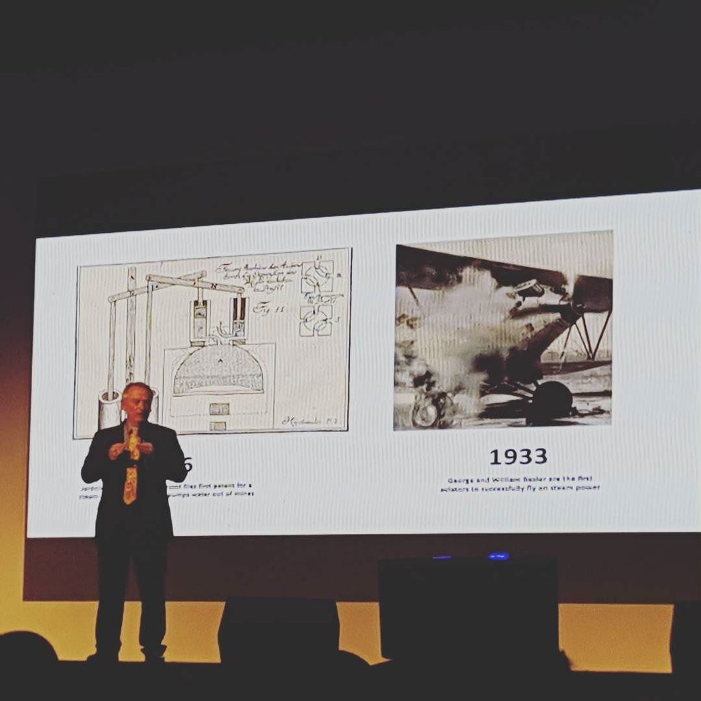 scottebales's tweet photo. History lesson from @Chris_Skinner @techsauceth #techsaucesummit2016 https://t.co/rSvqsPAcxE https://t.co/7Ftl0da0Q8