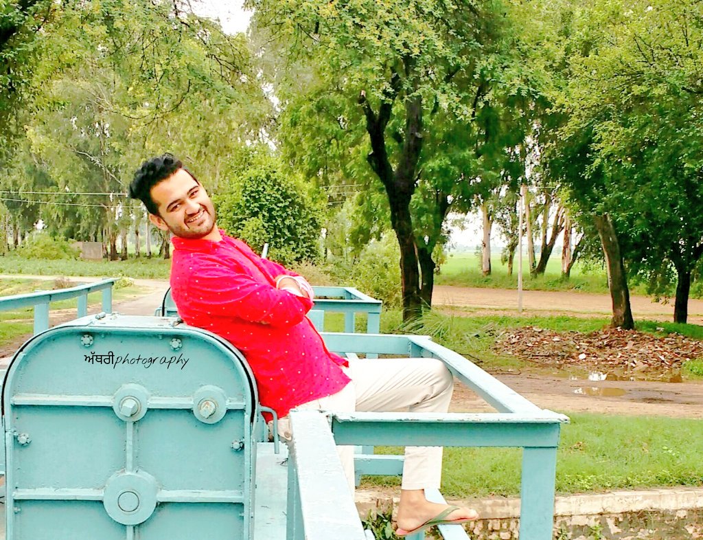VarinderBrar16's tweet photo. LuV u 😍😘😘����😘 https://t.co/xwqNqqaI7f