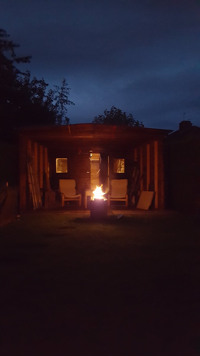 igharrison's tweet photo. Man cave looking good  #mancave #fire #outdoors https://t.co/wMI6Q58245