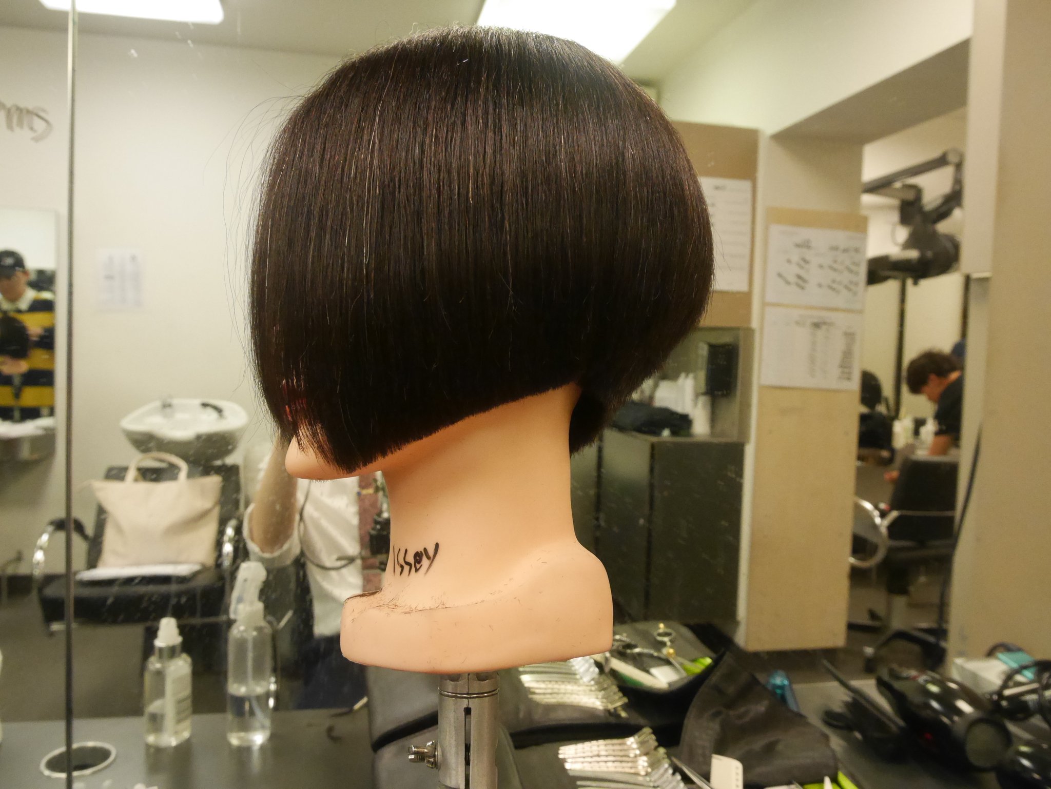 大原一晟 オオハライッセイ Garte このまえのグラデーションボブのカットの展開図です Sassoonは展開図の書き方にも決まりがあってこのように書きます