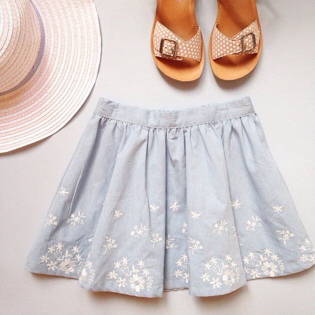 Un dimanche à la campagne @sergent_major_officiel @shoopom #kids #happy #summer #kidsshoes #countryside