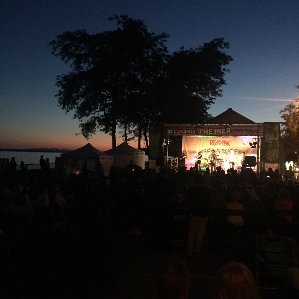 house_finlay's tweet photo. Great night at the concerts at the pier in White Rock #thanks @washboardunion @WhiteRock_BIA @TD_Canada https://t.co/8ph3VSGHSp
