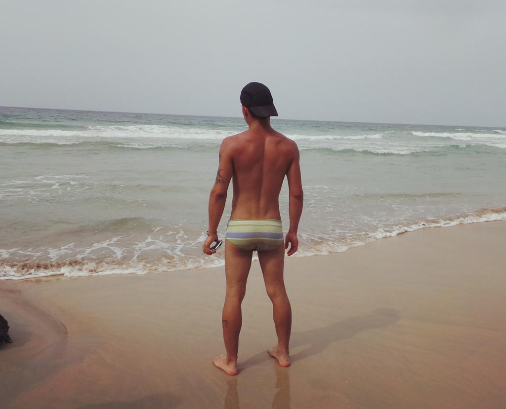 Escalonadiling1's tweet photo. Mañana espero pasarla super en la guaira ire a esa playa culito no se cm es pero a pasarla super https://t.co/1xzVuSWOrv