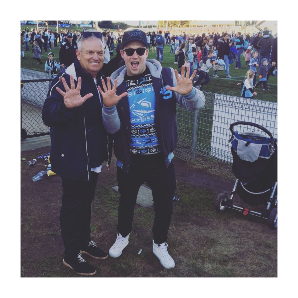 PJMoseley88's tweet photo. 🖐🏼🖐🏼🖐🏼 #Fifteen #Dad #UpUpCronulla #WEARESHARKS #NRLSharksKnights #CSSC16 #SharksForever #uglysweater 🇪🇪 https://t.co/XUxphSNWrf
