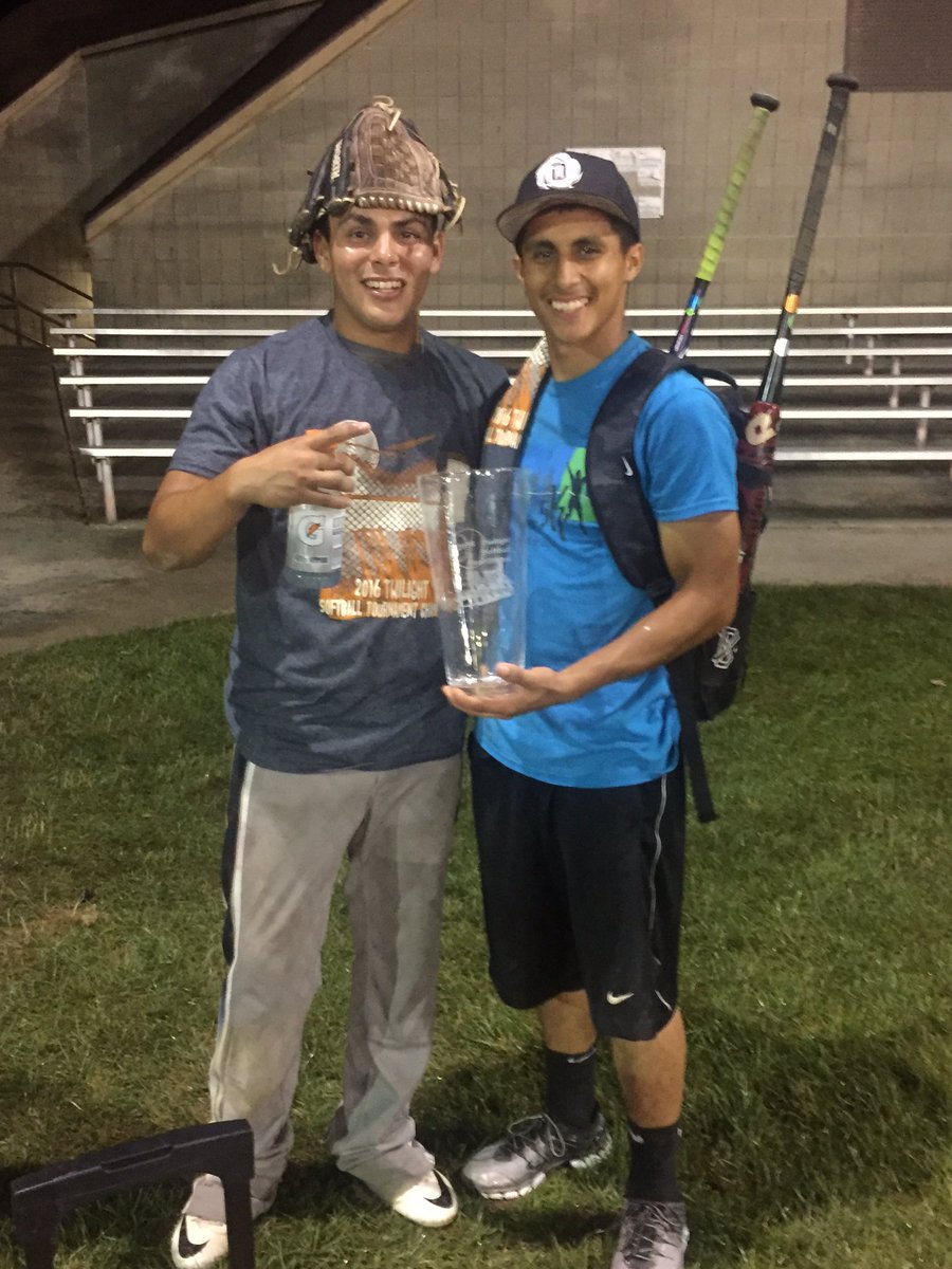TrizzyTR0N's tweet photo. It was a late night of softball with the squad but we came through with that championship trophy #smashthattrash https://t.co/kEcWllDuNw