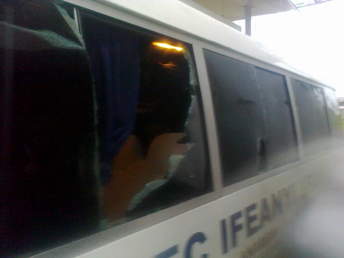 PoojaMedia's tweet photo. More Photos from @FCIfeanyiUbah attack!

Just 'cos they drew at Heartland?

@LMCNPFL must investigate this Barbarism https://t.co/viQMAmFRuV