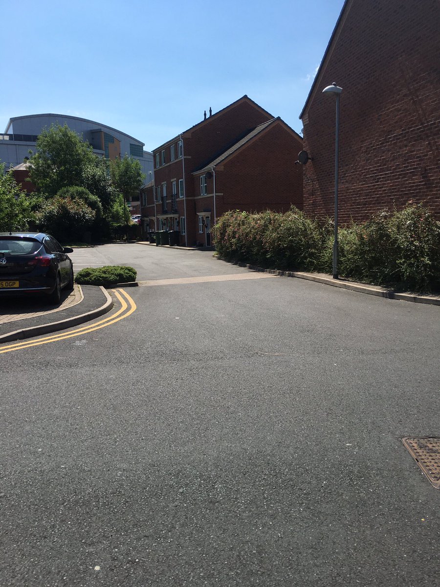 Rise_and_grind7's tweet photo. Morning 👋🏽😋 I'm easy like a Sunday Morning 😝 #goingtheshop #sunisoutagain☀️ https://t.co/uxAfkcpDhS