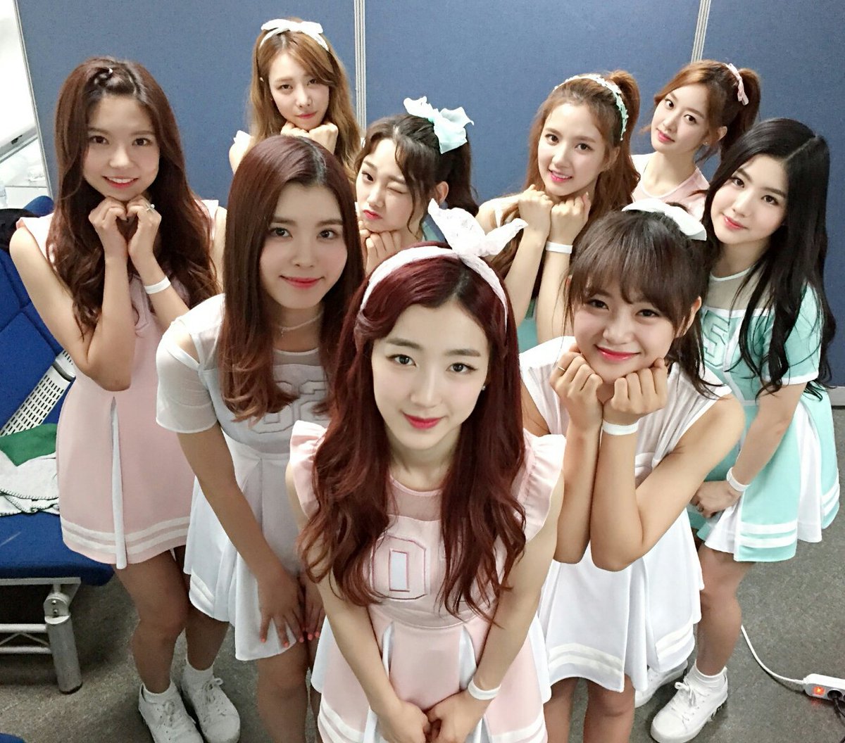 gu9udan's tweet photo. [#구구단] 팬여러분이 신청한 미니언즈 포즈>< 이번 한주도 수고했어요♡ https://t.co/luQYUQZh5o