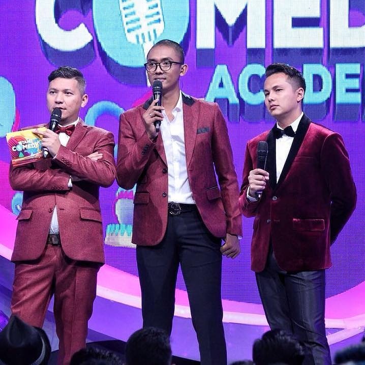 Damay_Ria1's tweet photo. Host tiga Semprul @dhikacungkring @gadiiing @Uus__ di #standupcomedy2 malam ini jam 19,00 Wib https://t.co/f8OETXPSgj