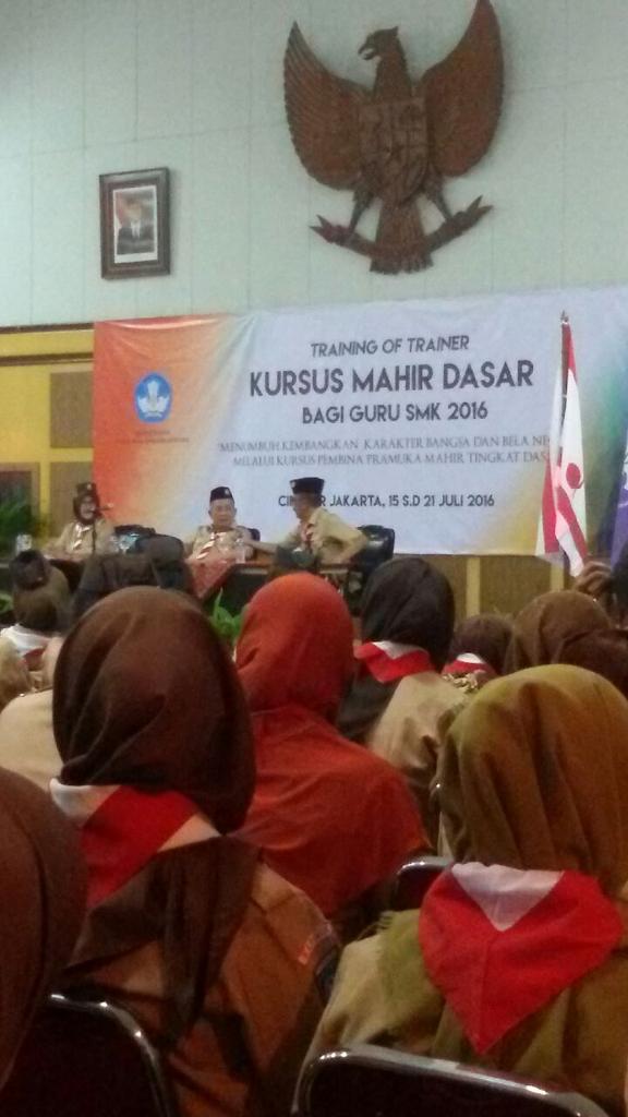 THETILIN_7702's tweet photo. PBN dlm bentuk KMD bagi guru smk/pembina pramuka tingkat nasional, Cibubur, 15 - 21 -16 kwarcabkuningan#pramukajabar https://t.co/tULcnbFOQW