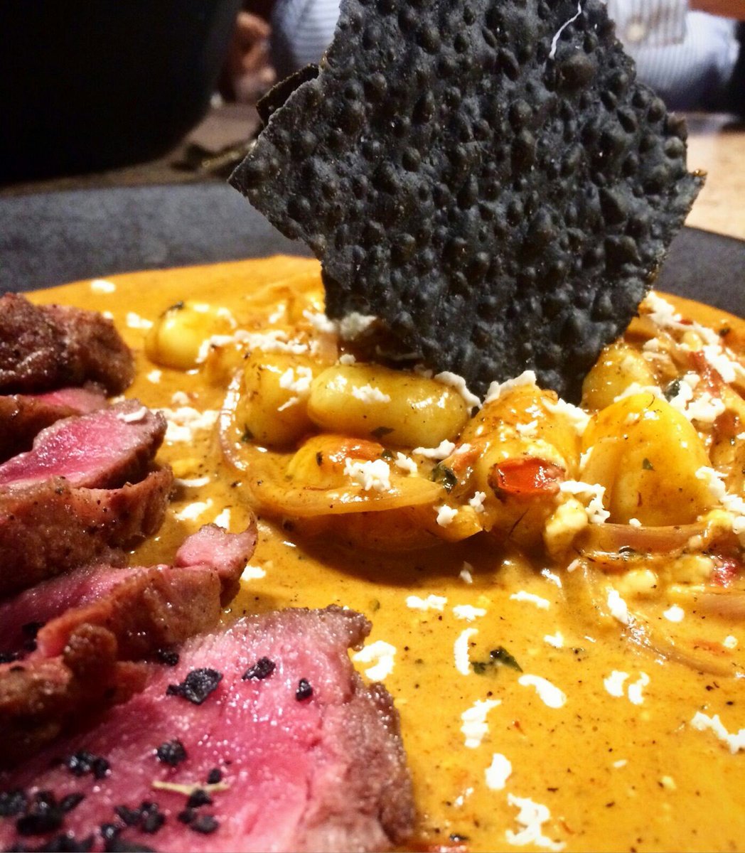 TampuRestaurant's tweet photo. #ñoquis con #salsa #cauche y #presa #ibérica #miguel sigue creando !!! https://t.co/rrklCtFMPB