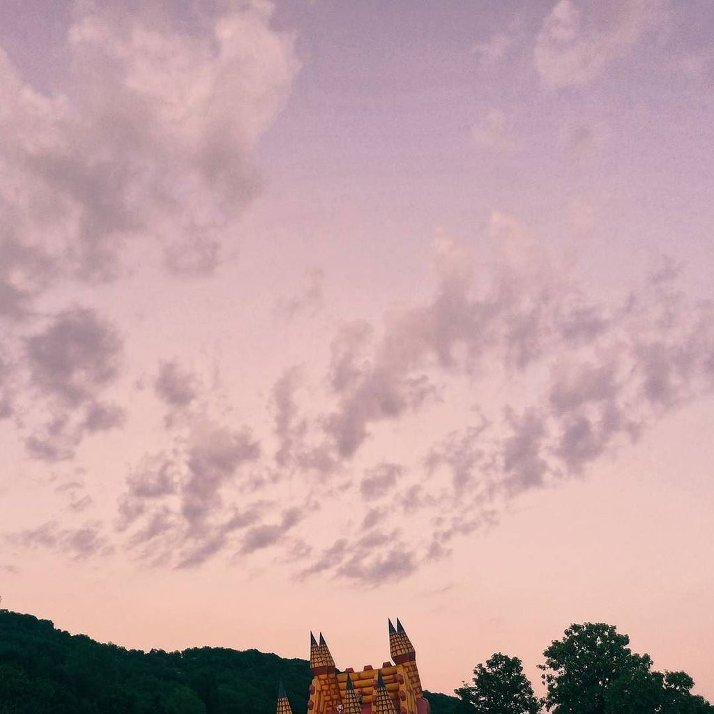 cestcloesansh's tweet photo. Castle in the sky, sunset yesterday in Valeilles #latergram #valeilles #extremesession #sk… https://t.co/3icXjsOLu1 https://t.co/vp0qd0B6hc
