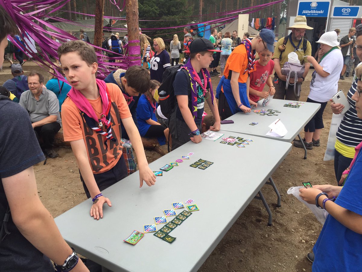 1stWargrave's tweet photo. Really proud of #Wargrave scouts they are now getting into, enjoying the tradition of badge swapping! #roihu2016 https://t.co/4ZzdoFDBEt