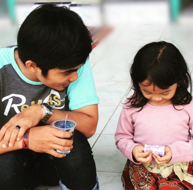 Want perfect blur effects?
Download this #PhotoBlurEditor iOS app for FREE.
#TwinBitLimited  goo.gl/dHN9Uv