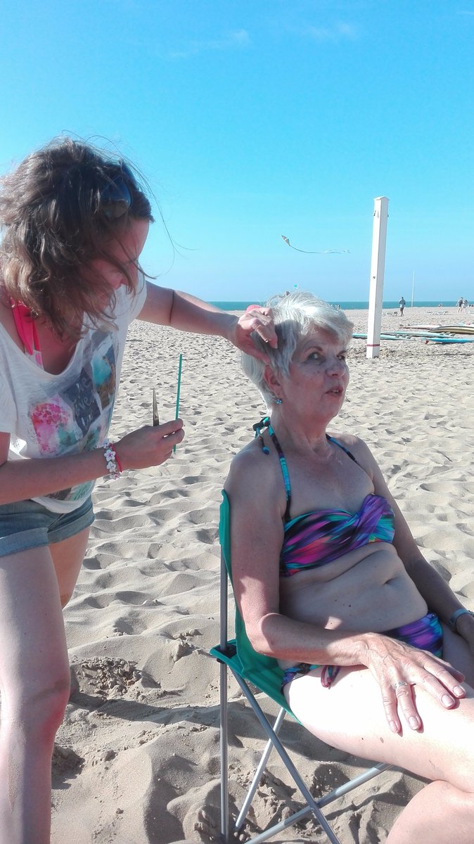 Strandkapper's tweet image. SUMMERTIME! :-) Heerlijk geknipt in Scheveningen bij @surfles #lifeisgoodatthebeach #knippen #Scheveningen