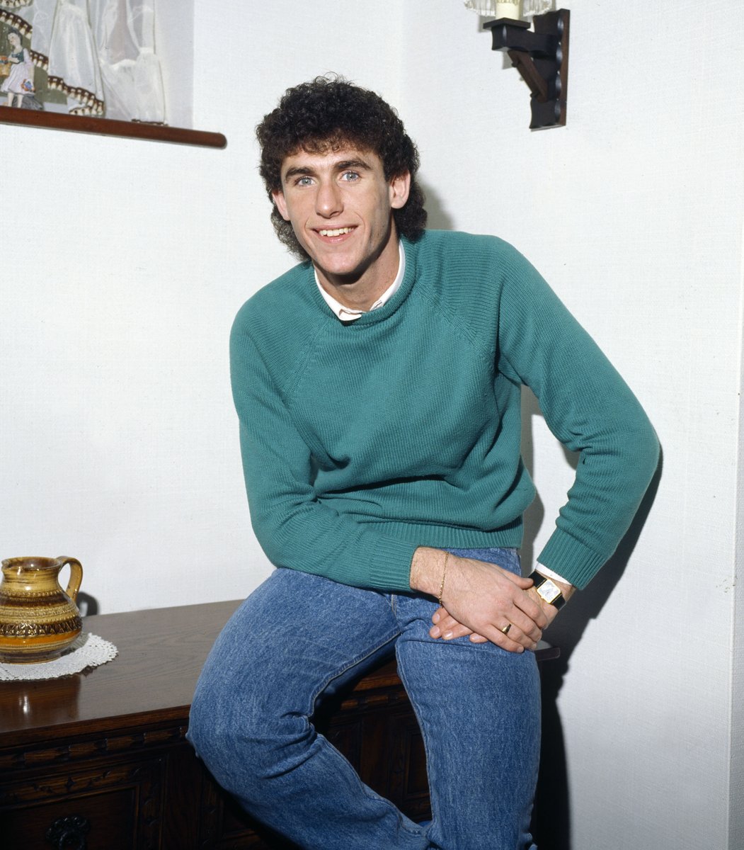 Arsenal's tweet image. A lot has changed over the years, eh @martinkeown5! Can you remember when this was taken?