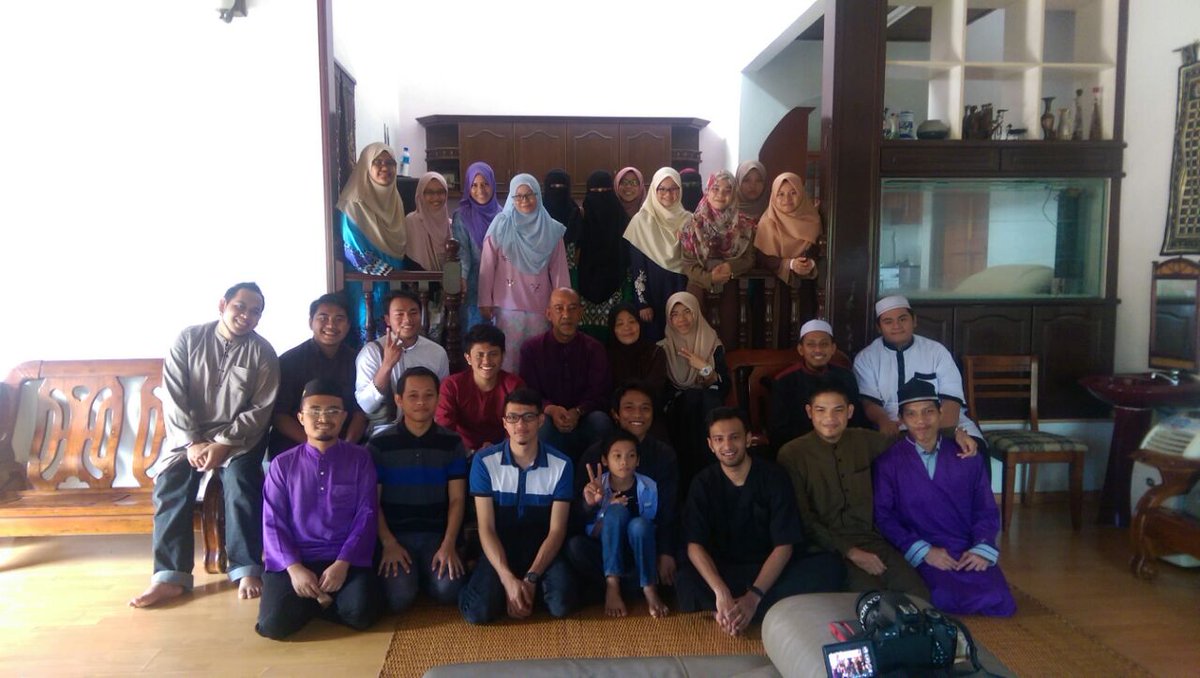 PEPIASOfficial's tweet photo. Rumah pertama #kerengga hari ni tadi di rumah sedari Norayyu. https://t.co/bPiRSDg7Hk