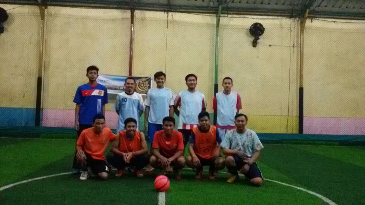 IKPM_Depok's tweet photo. Kami mengadakan turnamen futsal antar angkatan @PMGontor @GontorIndonesia yang diikuti oleh 15 team #futsal #Gontor https://t.co/8lAzyzUoGw