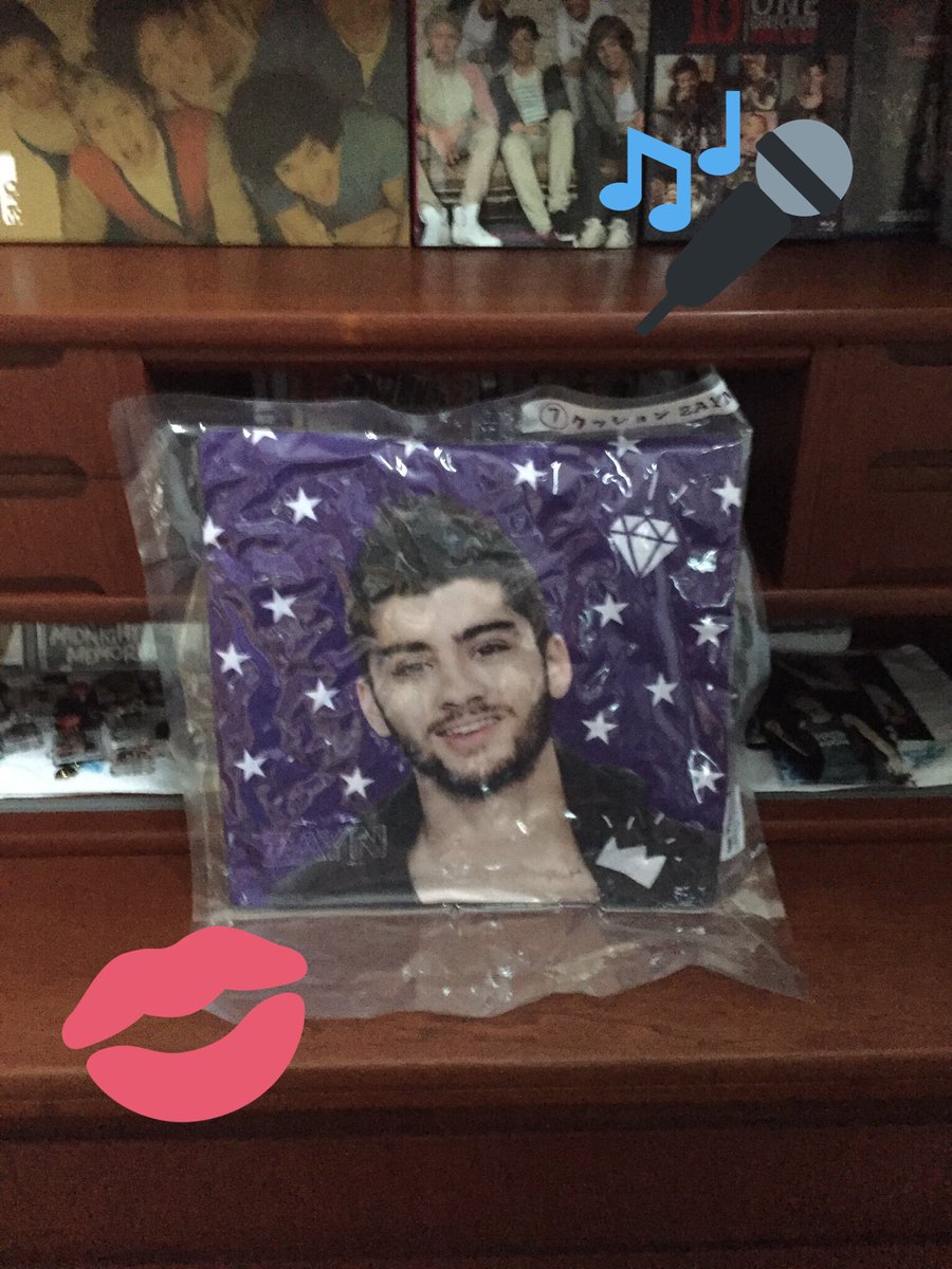 chai_t_latte's tweet photo. #トム子のpresent 
Zaynの1番くじクッション💜
未開封です
来なかったら消します💦
〜参加方法〜
①住所教えても大丈夫な方
②RT&amp;Followして下さい!!
③リプなどを書いてもらって1人えらびます!!
よろぴくね♪♪ https://t.co/wbpu6h2X6S
