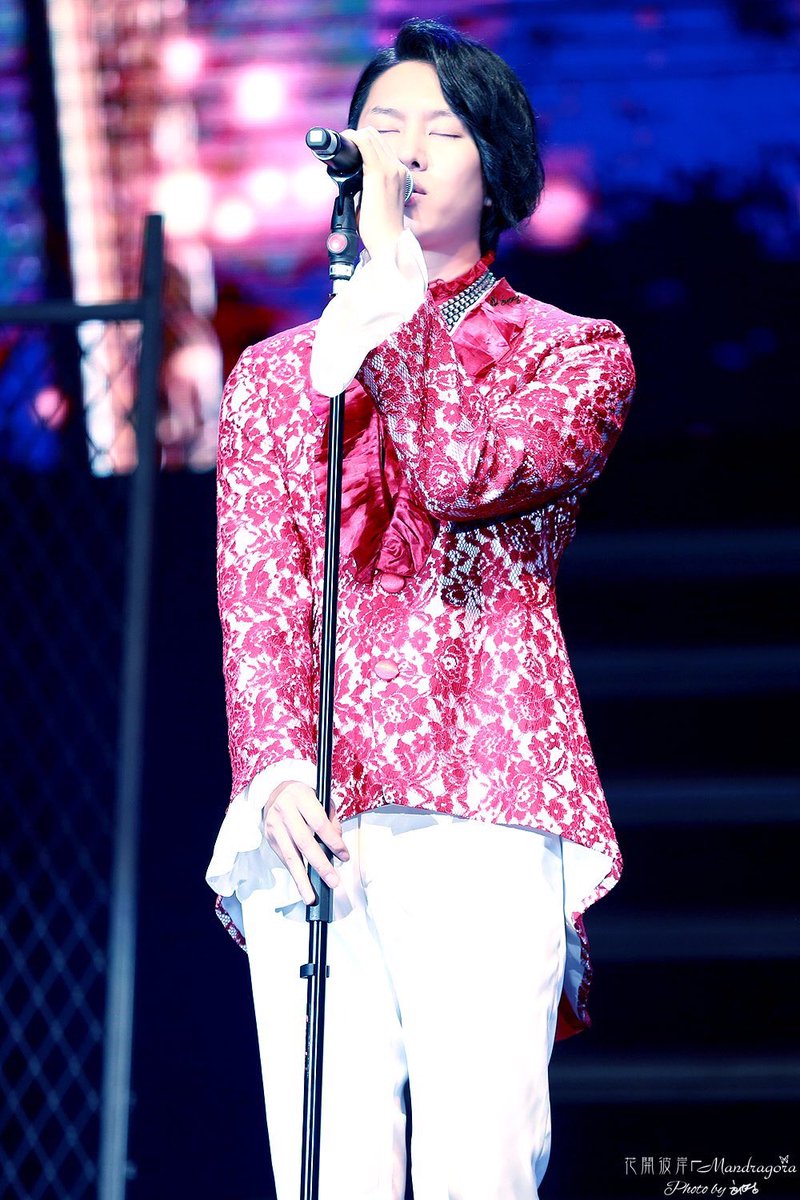 13elieveSG's tweet photo. [HD PIC] 160723 Heechul FM in Beijing - Heenim seems immersed into singing~ [4P] (Cr:@shadow7043) https://t.co/Mvk1oXA5ss