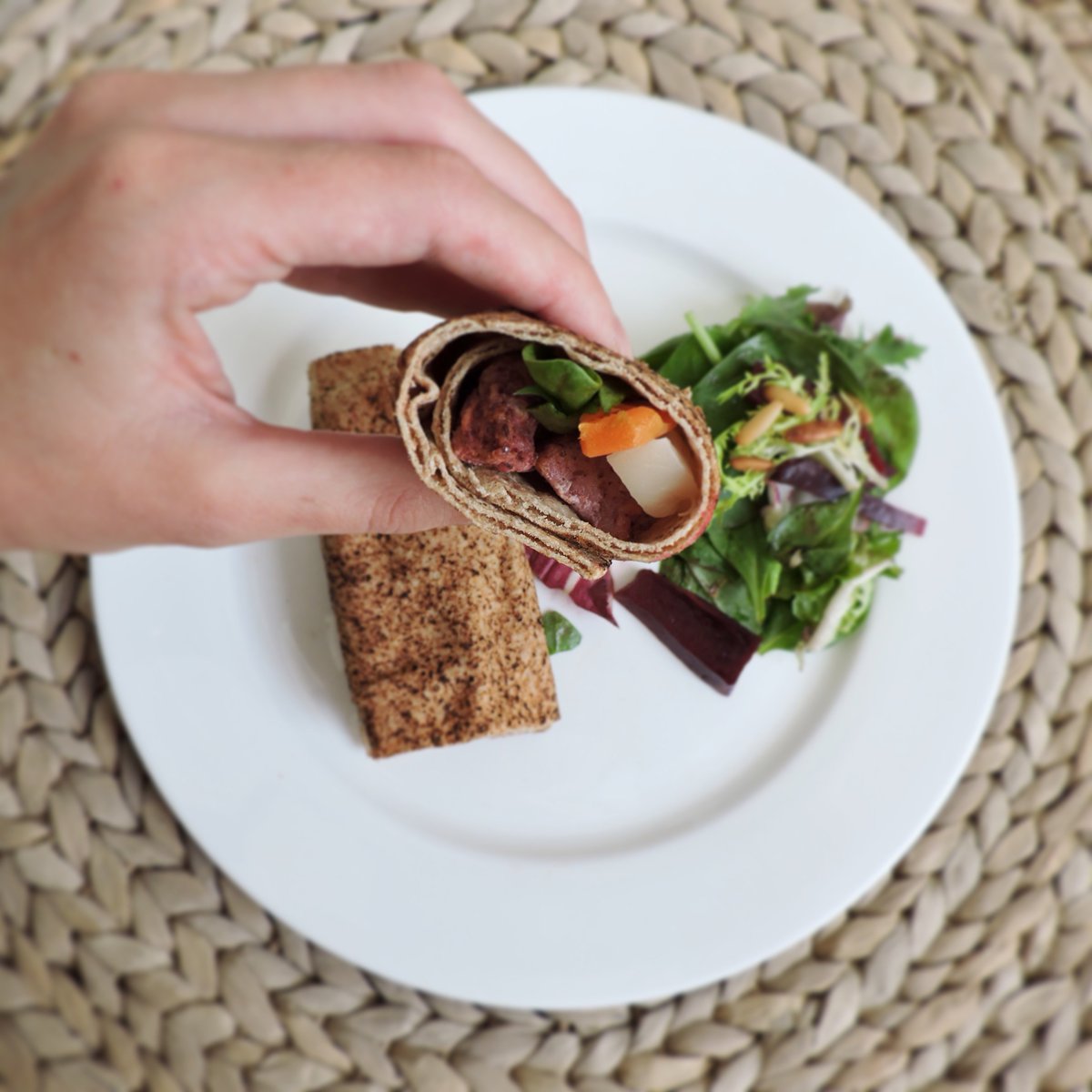 HealthFactoryAE's tweet photo. Enjoy our flavor-packed #wraps || #Perfect to #eat on the go 👍 #eatclean #healthfactory #yummy #healthyfood #healthy https://t.co/3vveILbtpp