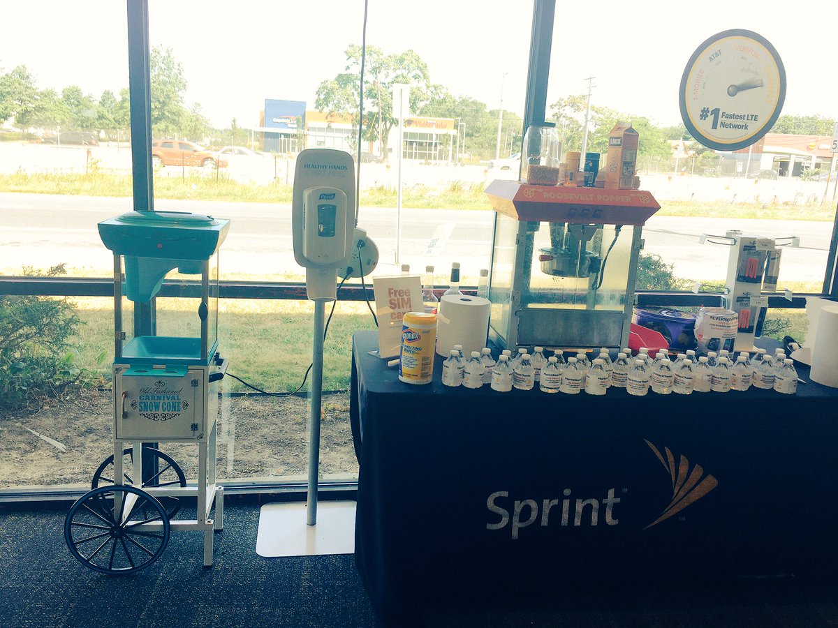 bayshore_sprint's tweet photo. Come to Bayshore and enjoy our carnival goodies #sprint #everyonegetsapproved @Sprint4NYC https://t.co/PGuh8vOYzq