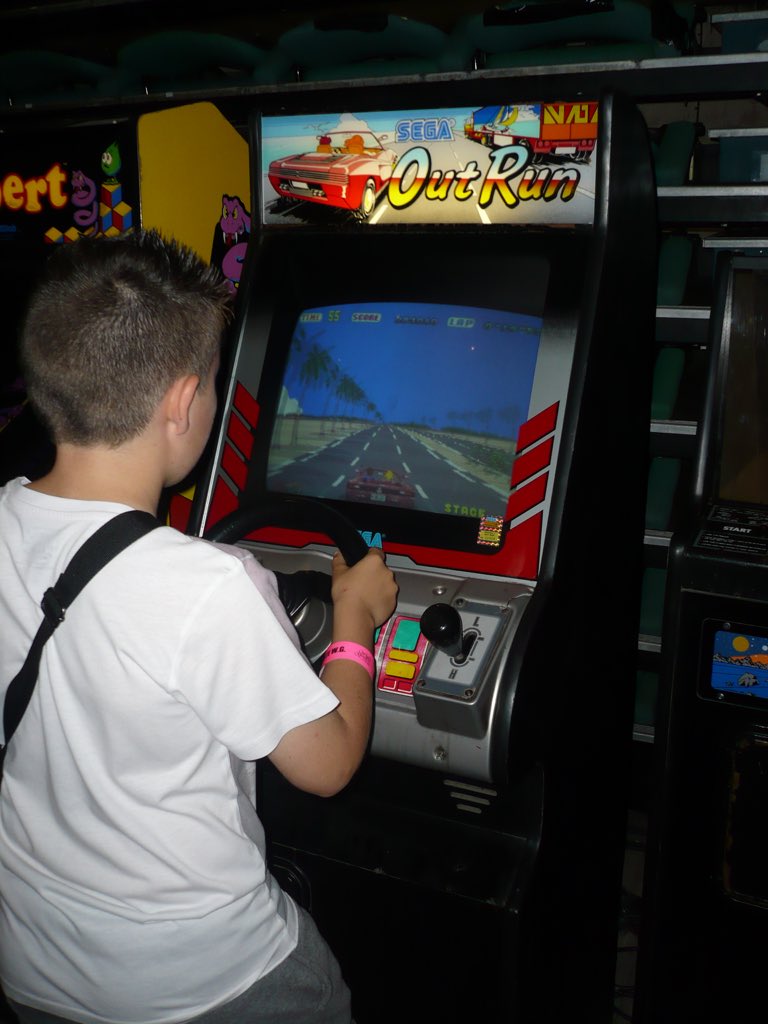 Sw77Lfc's tweet photo. @Maxgamer05 @ReplayEvents great morning at @margatewg for #PlayMargate,my son loves the old classics,top work guys🎮👍 https://t.co/bKY0LZ95p1