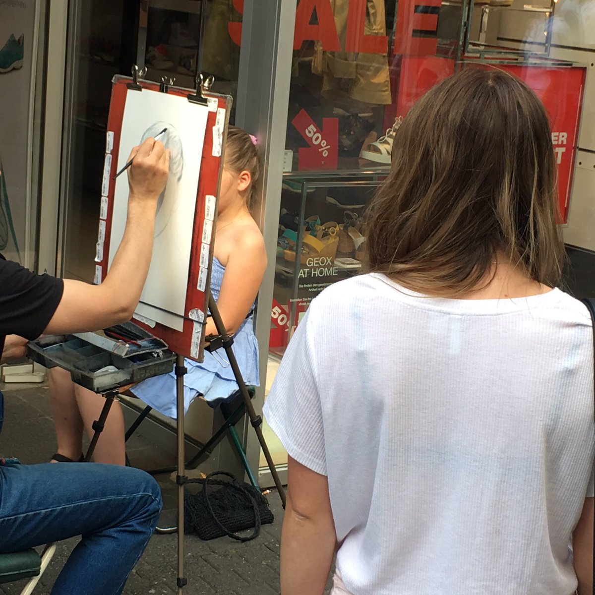 BibisBeauty's tweet photo. Foto hässlich, aber: Ich bewundere so talentierte Menschen so sehr, könnte bei sowas stundenlang zusehen 😍🖌 https://t.co/0wS8AauZpL