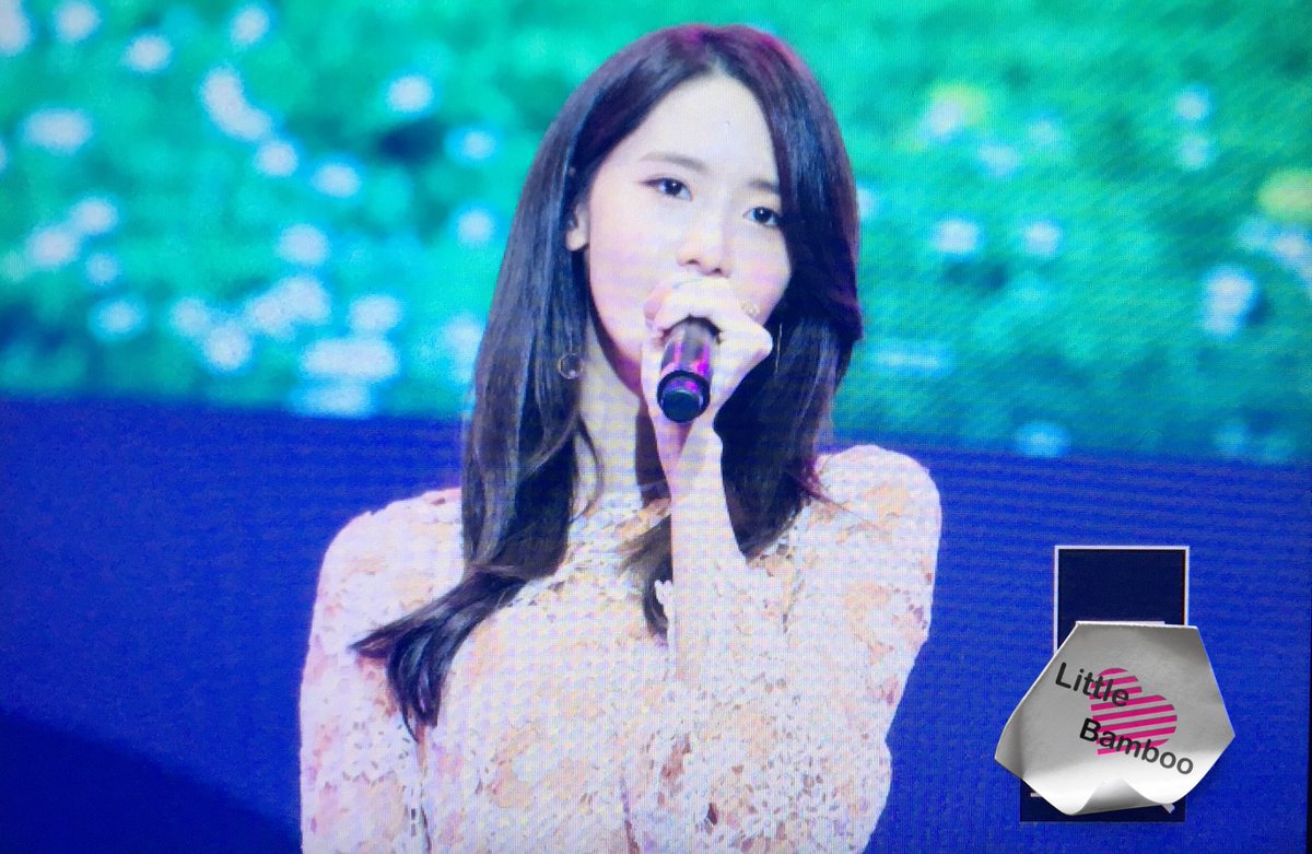 [PIC][24-07-2016]YoonA khởi hành đi Trùng Khánh - Trung Quốc để tham dự "2016 YoonA 1st Fanmeet - BLOSSOM in Chongqing" vào sáng nay CoI4pbrVIAISNJj