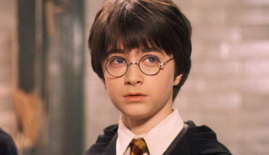illibraio's tweet photo. La scuola di magia di Hogwarts esiste davvero. Sapete dove si trova? https://t.co/Ad4JSOycAj https://t.co/y58KsZdns6