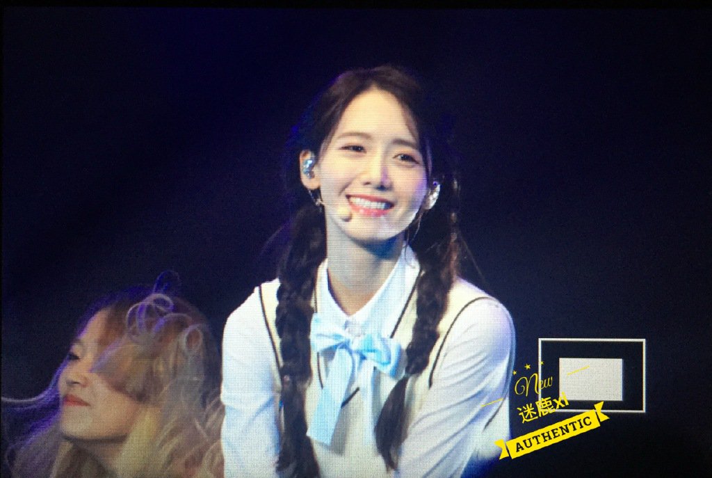 [PIC][24-07-2016]YoonA khởi hành đi Trùng Khánh - Trung Quốc để tham dự "2016 YoonA 1st Fanmeet - BLOSSOM in Chongqing" vào sáng nay CoI6qU0VYAAgQQH