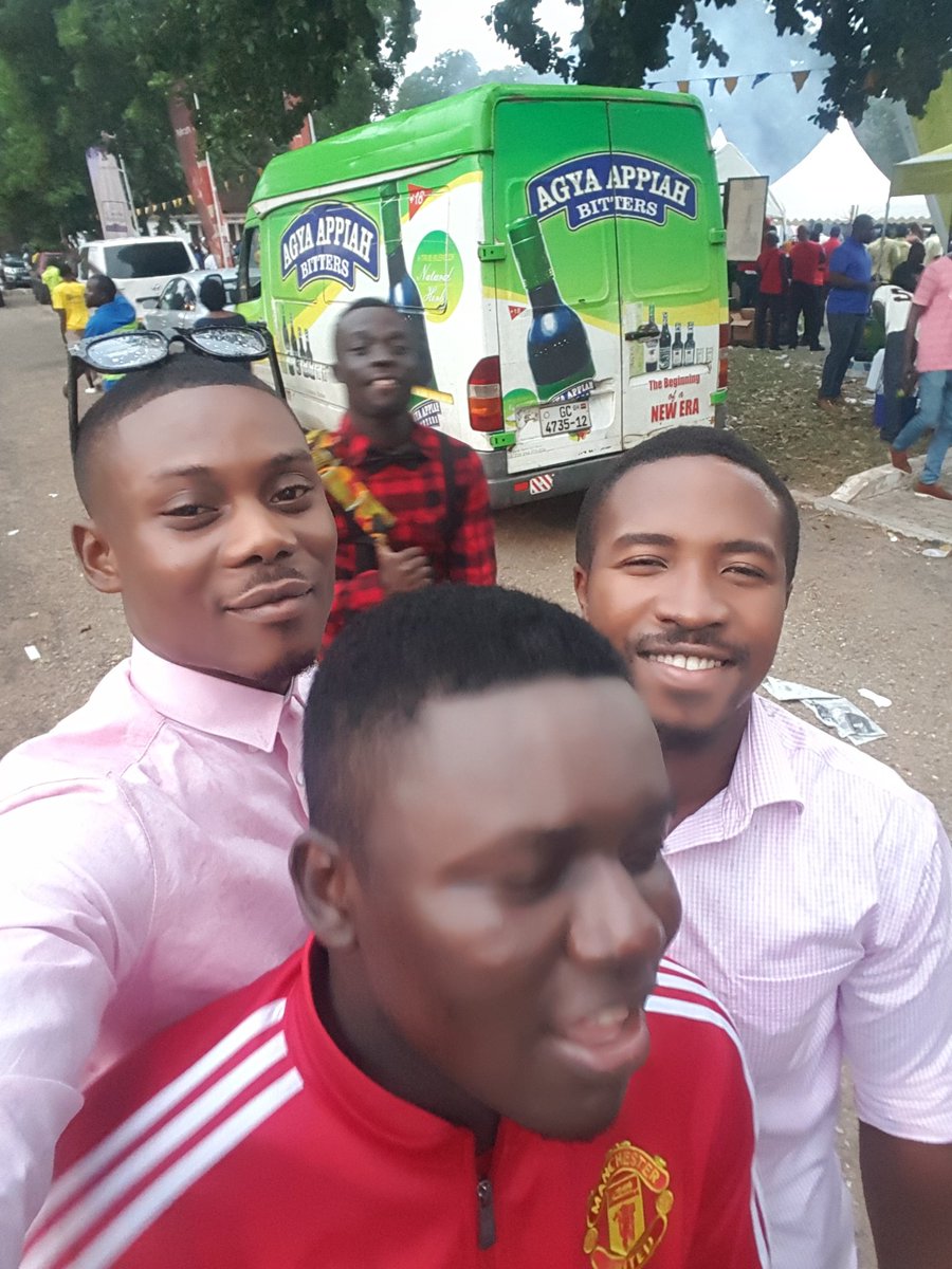 Ay3_Halfcast's tweet photo. I see yu bro
RT @shem_ayayi: Me @Quansric & @Mister_Manaf at yesterday's #bl3oo 85th anniversary........it was epic https://t.co/87ydYwFozu