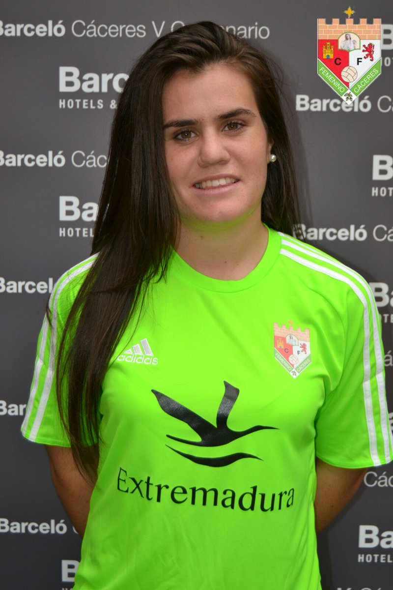 Damos la enhorabuena a <a href="/AlegreCc/">Selene Alegre</a> por su convocatoria con la Selección Española de Fútbol Playa femenina. Lo mereces!