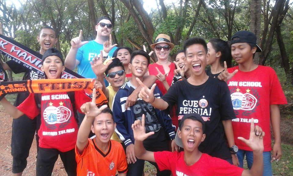 JakmaniaBTH's tweet photo. Kecerian sempurnaa jak school batam 
#KeepOutsider https://t.co/8DPhCHLyuK