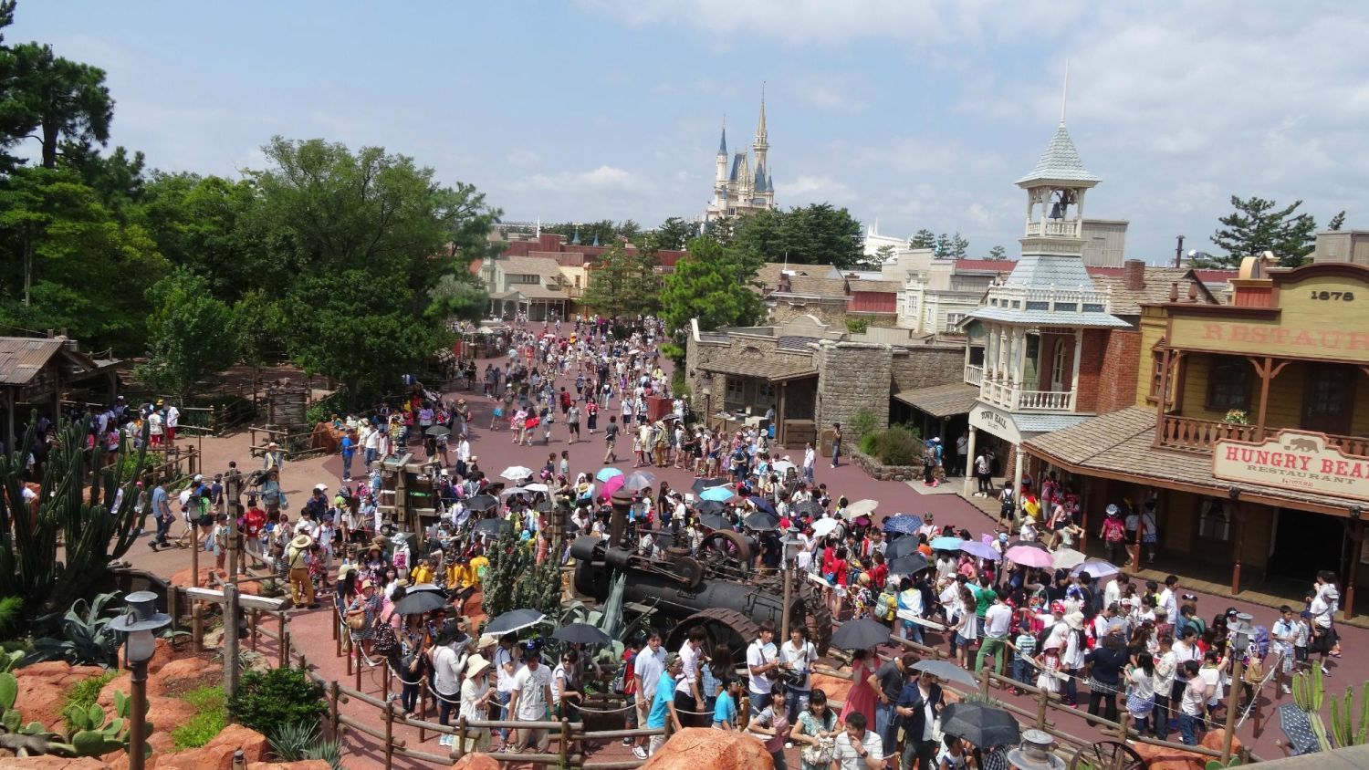 知っとこ ディズニー豆知識 入場制限は東京ディズニーランドで7万人前後 東京ディズニーシーでは5万人前後がインパークしたら かかるそうです T Co Parygu04n4 Twitter