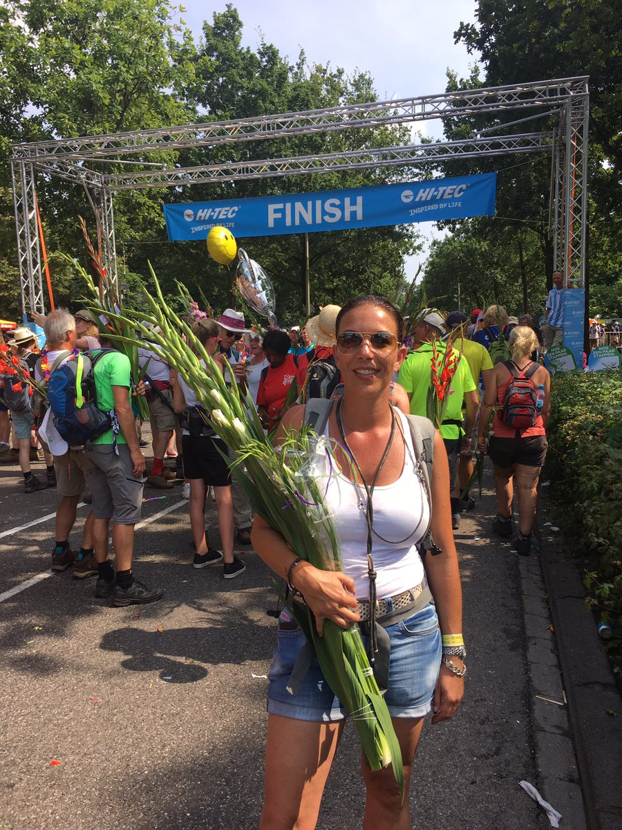 Yesje76's tweet photo. Nagenieten...#4d16 #4Daagse #Nijmegen https://t.co/KjGeu0X1RC