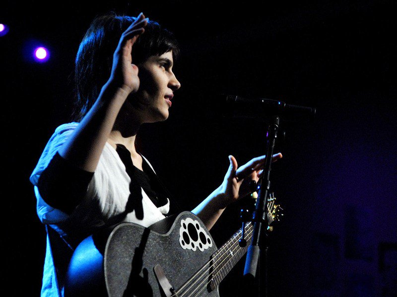TEDTalks's tweet photo. A spectacular guitar performance by @RollingStone's first female guitar god: https://t.co/aBBelMFjtv https://t.co/iWdZ58ruyZ