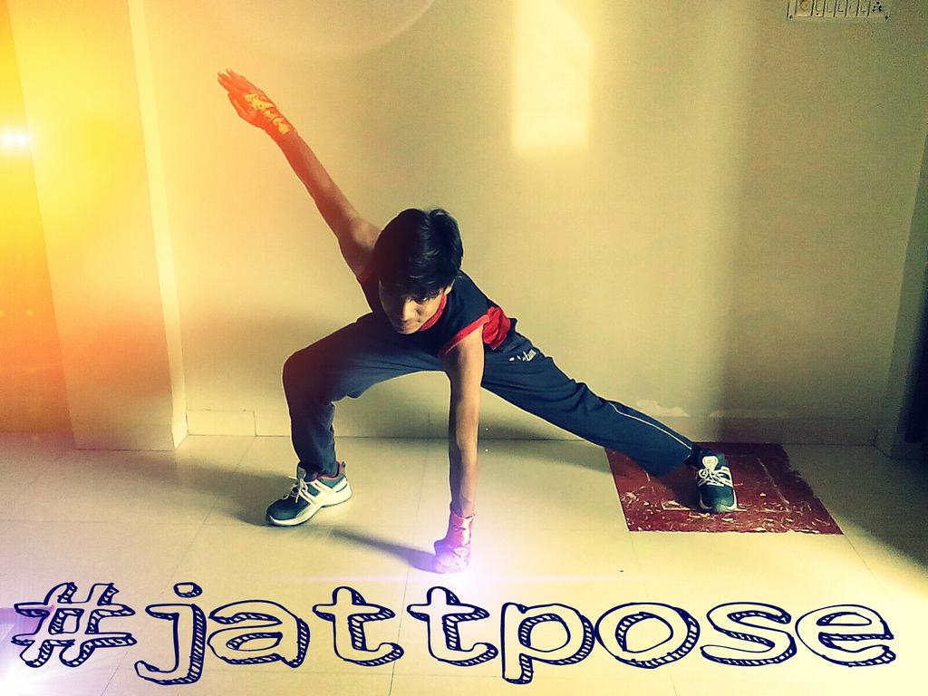 DeepakTigersFan's tweet photo. My New #JattPose @iTIGERSHROFF @TeamTIGERSHROFF @balajimotionpic @AyeshaShroff @remodsouza  #AFlyingJatt https://t.co/8k9DGAeCkv