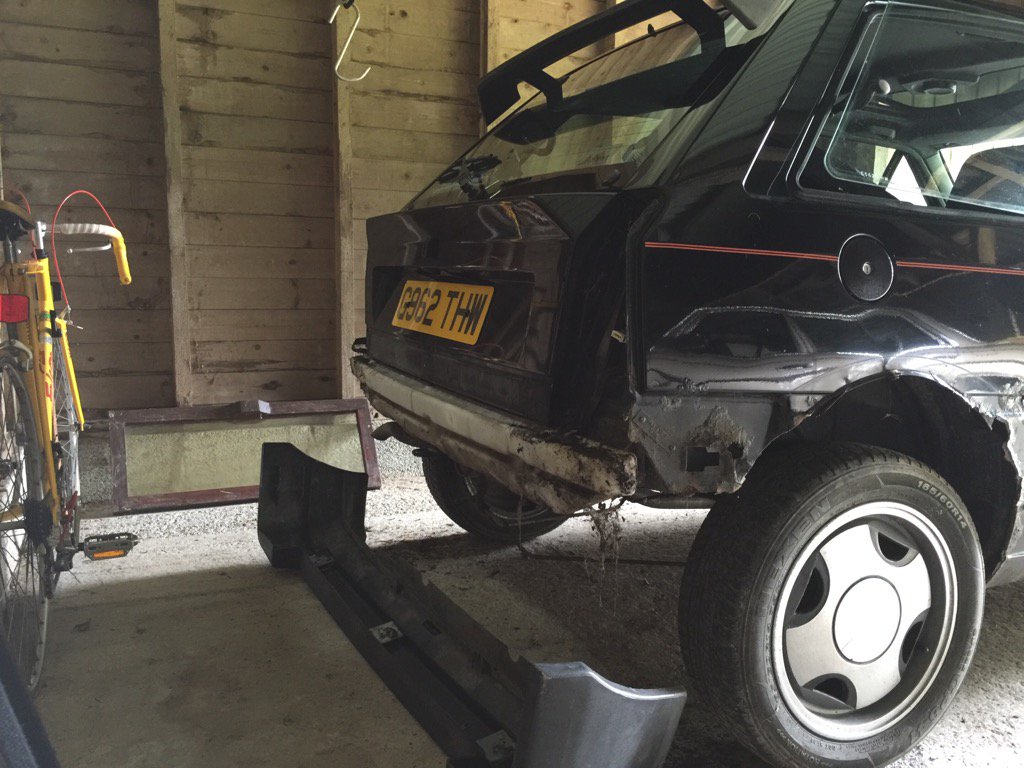 MajorGav's tweet photo. More #ProjectAX progress. Tailgate in remarkably good condition; rear arches remarkably poor. #Citroen https://t.co/m0GYLjwM76
