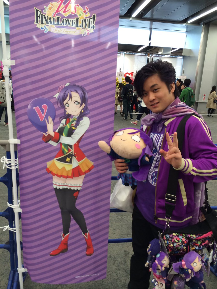 hiiro1989's tweet photo. 軽く自己紹介。
名前は夕月緋色(ゆづきひいろ)と申します。ボクはバンド、コスプレ、ファッション、生放送、アニメ、ゲームとか好んでます。後、不定期に「試験管0721ず」って変なバンド活動してます。よろしくですw https://t.co/WTeZo2TEXt