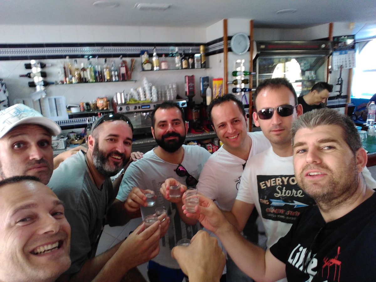 nontincprou's tweet photo. Fent-nos una @AnisCervero abans del dinar reunió estiuenc de @nontincprou https://t.co/1hNw0Oa0UE